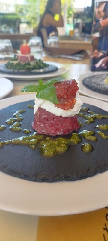 Tartare con Stracciatella di Bufala